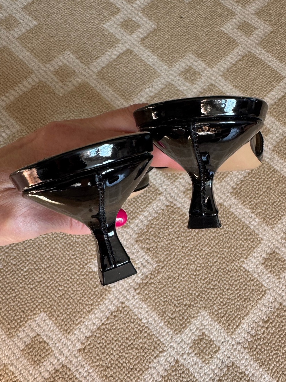 Salvatore Ferragamo Glory Vara Bow Patent Leather Kitten Heel Mules Black 9.5 - Picture 10 of 13
